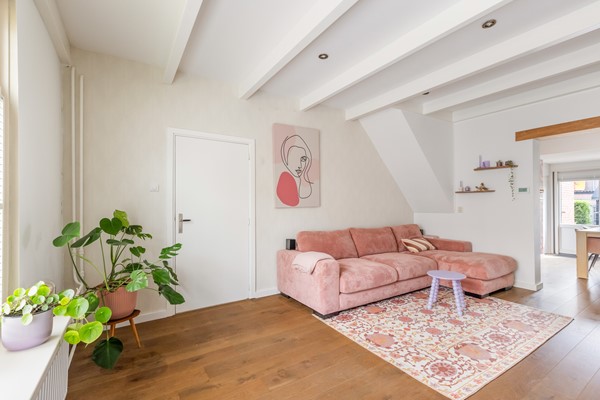 Foto - Verkocht onder voorbehoud: Karakteristiek pand nabij het historische centrum van Klundert